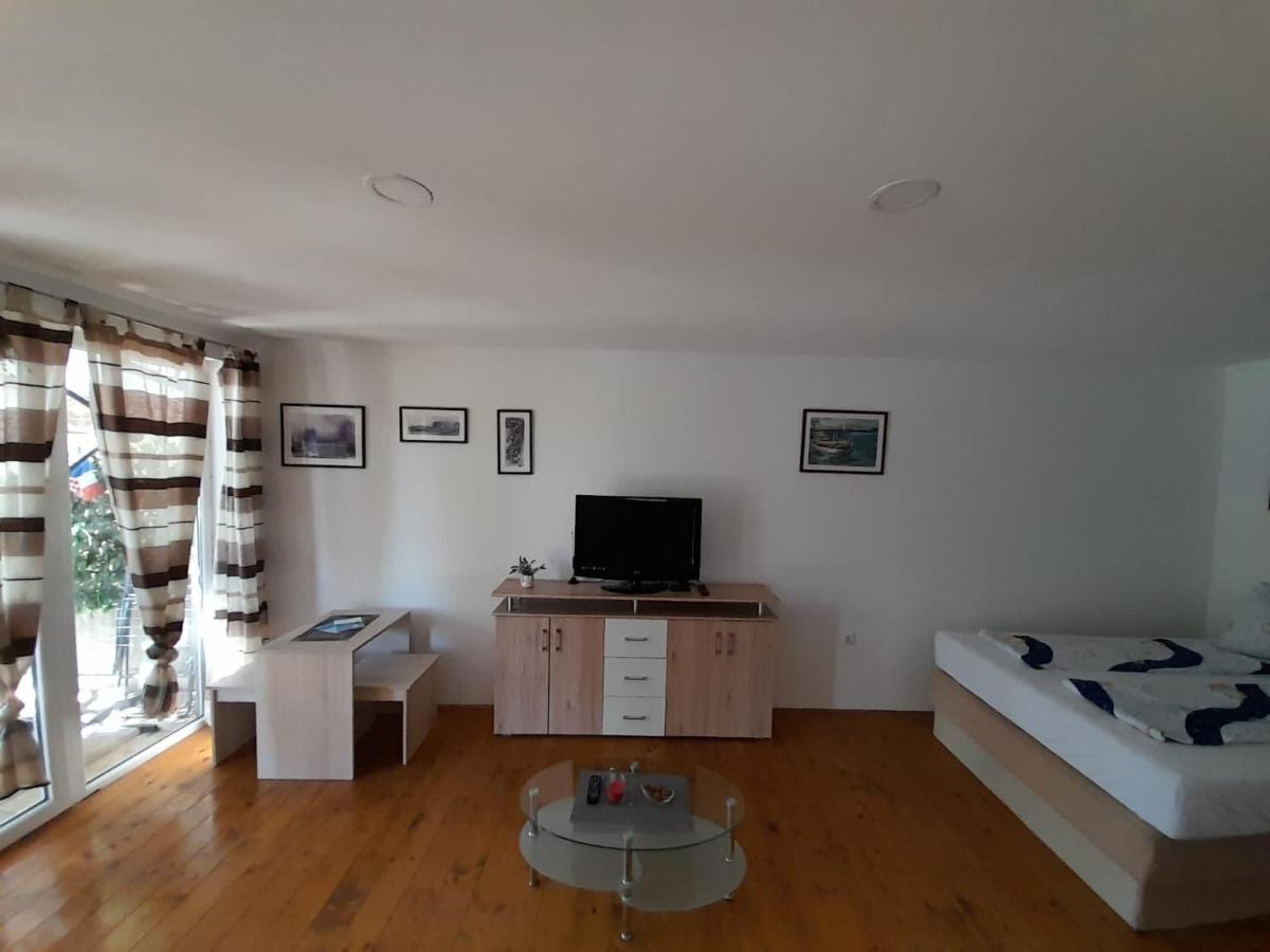 Apartments Tommi Dramalj Luaran gambar