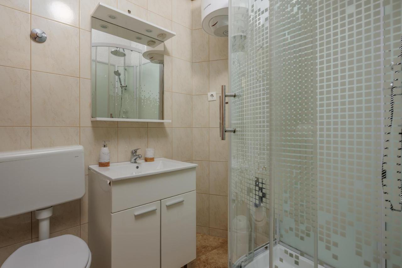 Apartments Tommi Dramalj Luaran gambar
