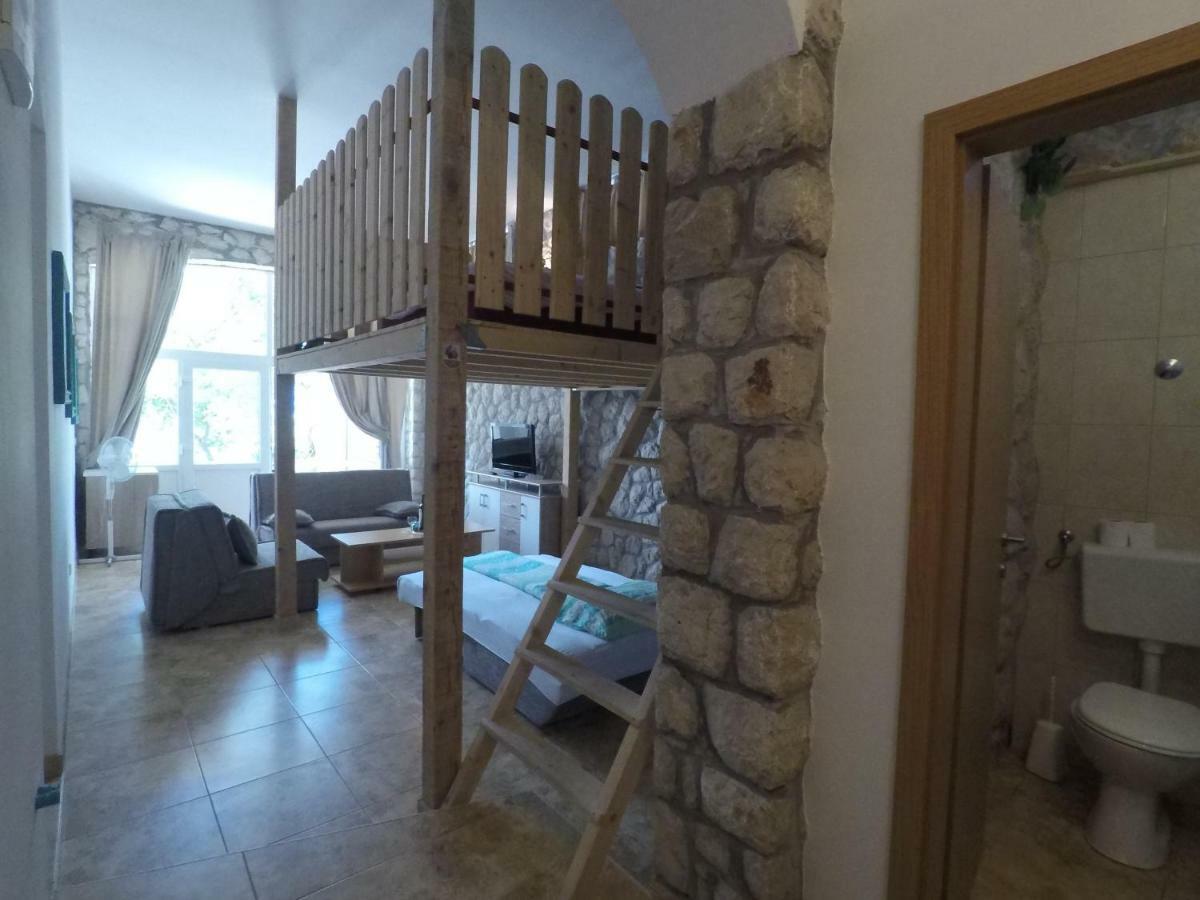 Apartments Tommi Dramalj Luaran gambar
